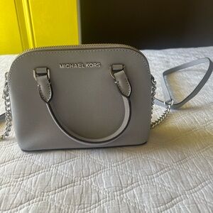 MODERN LUXURY Michael Kors Silver Crossbody Bag